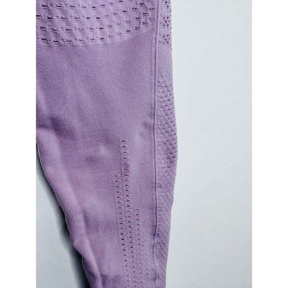 Gymshark Lavender Small Leggings - Gently Used, Dry & Ready for Your Next Small - Picture 6 of 7